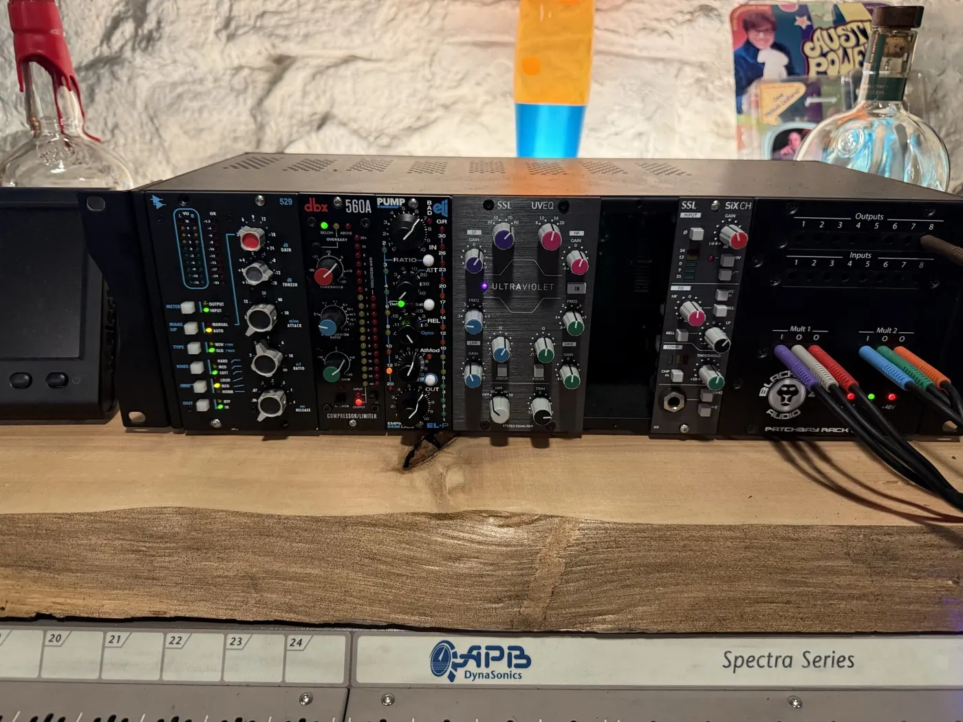 500-series rack: dbx compressors, SSL UltraViolet EQ, SSL SiX, Black Lion Audio patchbay